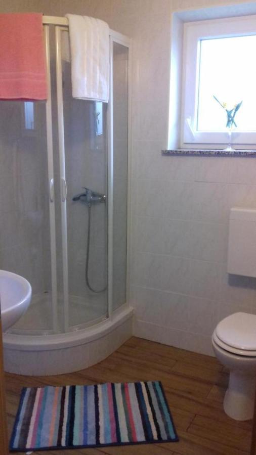 Apartmani Loli Ugljan Eksteriør billede